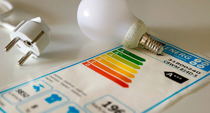  La electricidad es un 58,7% más barata que hace un año. (Archivo) 