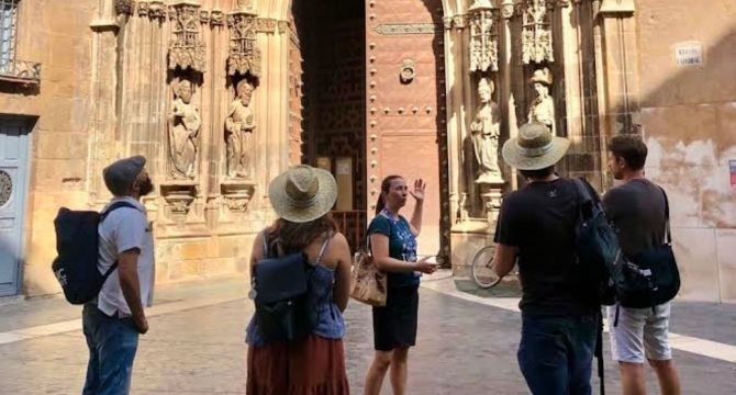  Turistas en Murcia (Archivo). 
