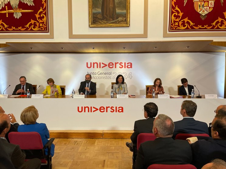  Foto de grupo de la Junta Universia de España. 