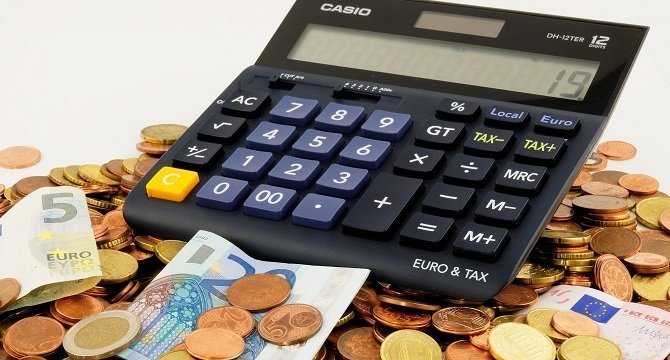  Bruselas pide al Gobierno medidas para que el sistema fiscal sea "más efectivo y moderno". (Archivo) 