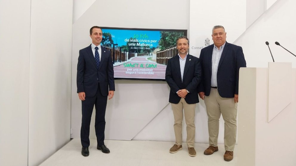 El presidente Galmés presenta el plan para construir 26 viales cívicos en Mallorca.