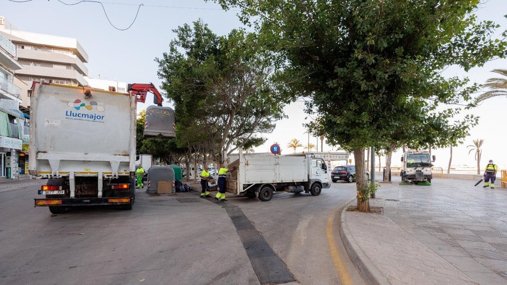 El personal adscrito a la ejecución del contrato de gestión del servicio de recogida y transporte de residuos sólidos urbanos del término municipal de Llucmajor convocó una huelga que debía iniciarse el pasado 7 de marzo.