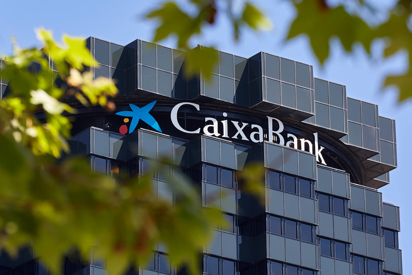  CaixaBank 