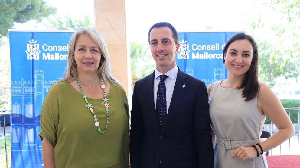 El Consell de Mallorca repartirá 400 tabletas y 130 puntos de acceso wifi a 46 ayuntamientos para continuar impulsando la digitalización y el aumento de la seguridad informática.