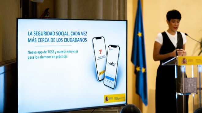  Elma Saiz presenta la nueva app. (Foto extraída del Ministerio de Inclusión, Seguridad Social y Migraciones) 